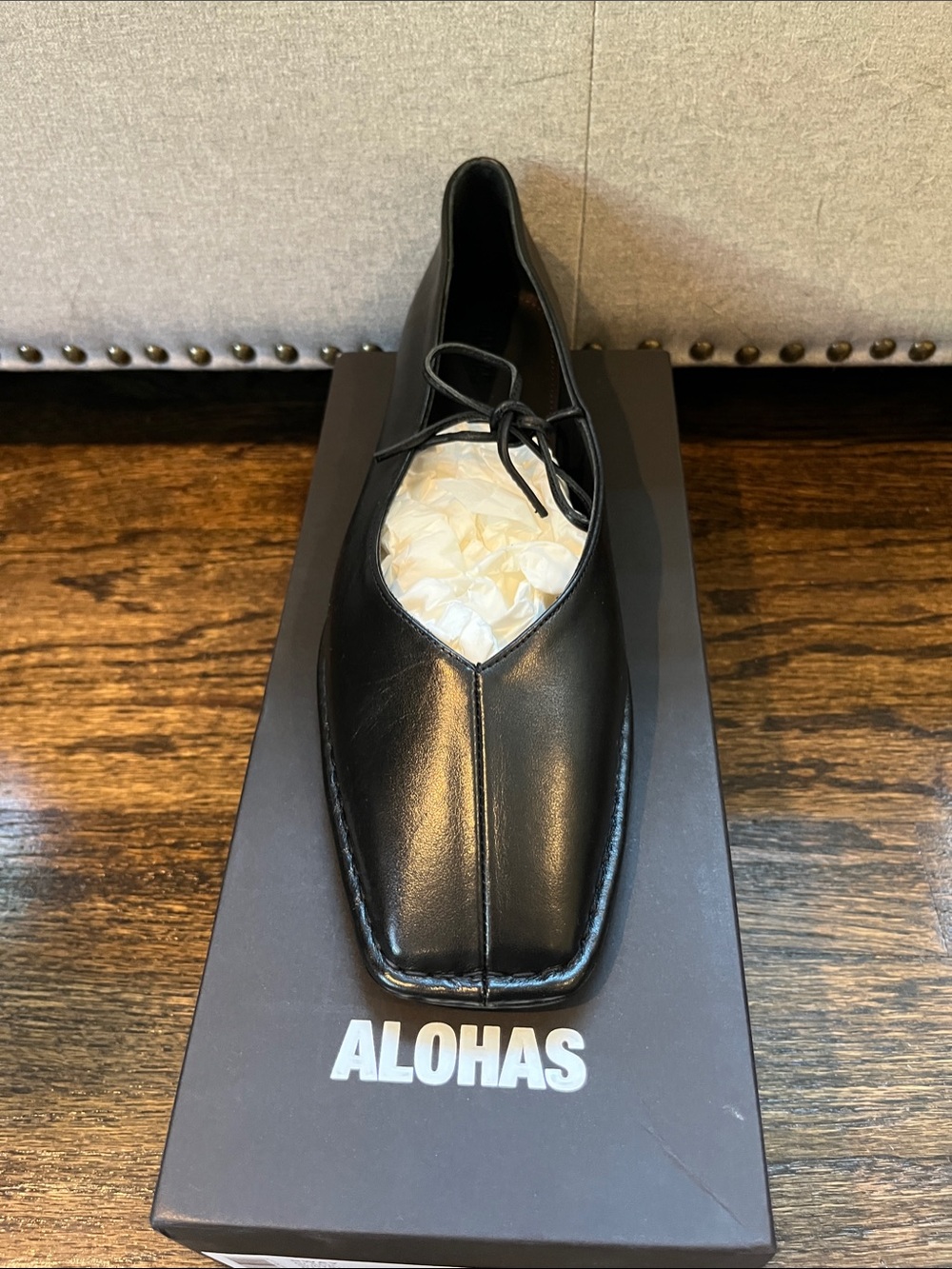 ALOHAS Sway Black Leather Square-Toe Flats